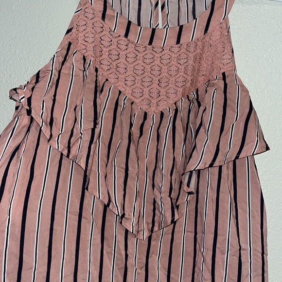 Torrid size 1 summer sleeveless top - Picture 2 of 4